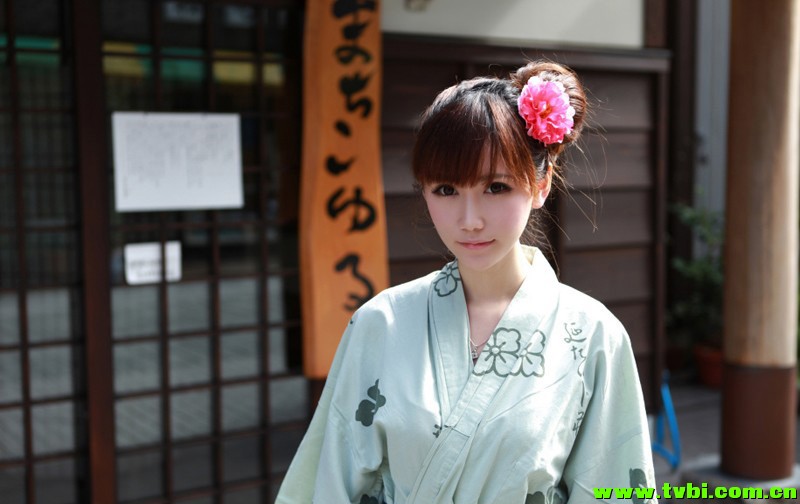 可爱美女陈萧颖和服甜美写真