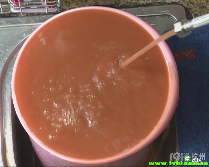 每天洗澡，您知道热水器有多脏吗？！