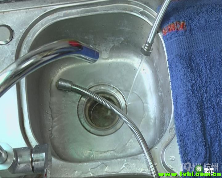 每天洗澡，您知道热水器有多脏吗？！