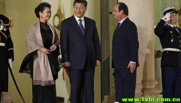 最新动图~！有一种爱叫做习大大和彭麻麻！超有爱！