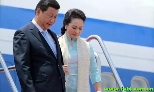 最新动图~！有一种爱叫做习大大和彭麻麻！超有爱！