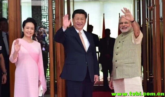 最新动图~！有一种爱叫做习大大和彭麻麻！超有爱！