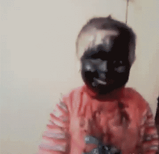 “啊！我的小鱼干…….啊！ 我的肉丸子……”